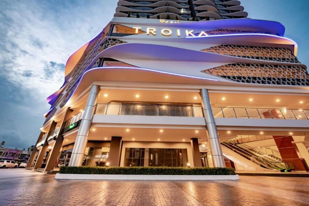 Sina Troika 2br Wifi Netflix Pool Kota Bharu